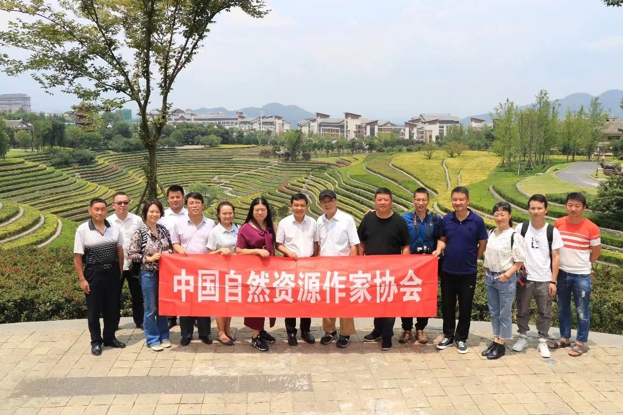 去納雍縣董地鄉(xiāng)采訪