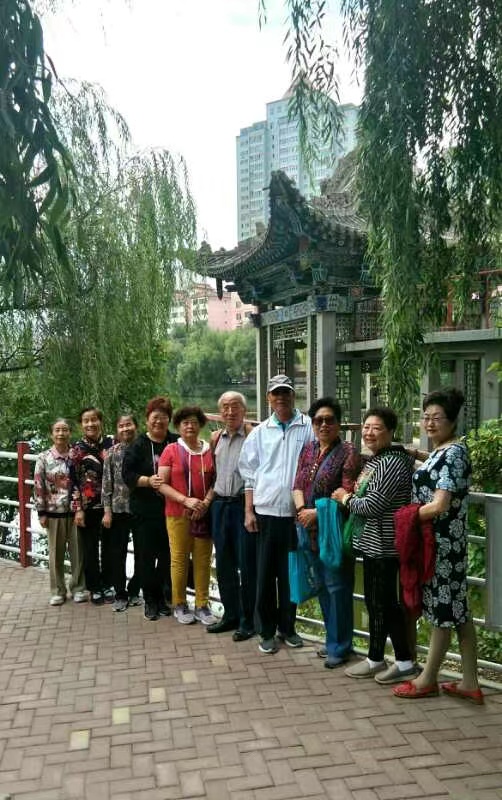兵團(tuán)戰(zhàn)友相聚于蘭州小西湖